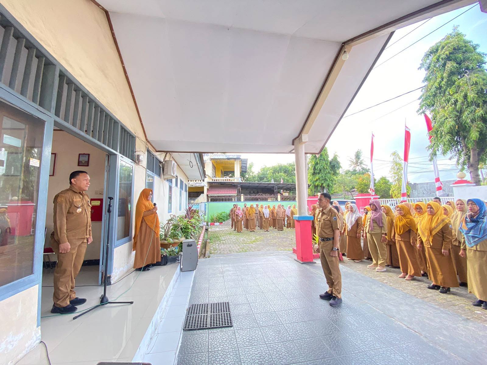 Apel Pagi Kecamatan Bantaeng Perkuat Disiplin ASN, Lurah Lembang Tekankan Semangat Pelayanan Publik